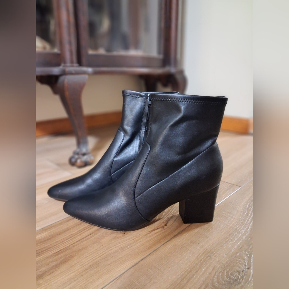Amazon Boots - Picture 3 of 3